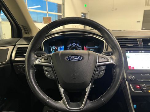 Used 2019 Ford Fusion SE w/ Equipment Group 151A image 11