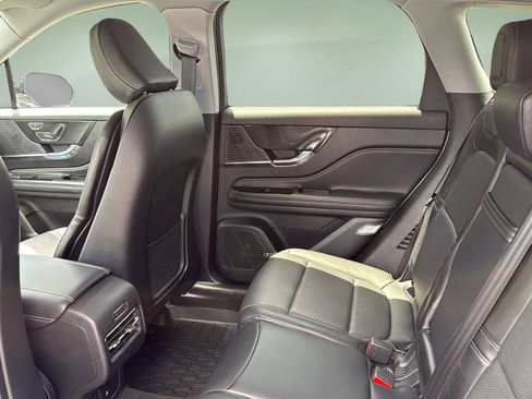 Used 2022 Lincoln Corsair AWD w/ Premium Package image 16