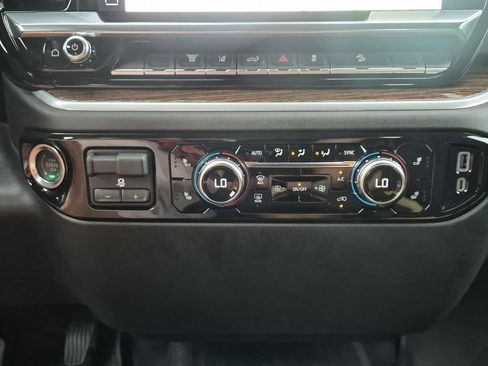 New 2026 GMC Sierra 2500 SLE w/ SLE Value Package; AWD/4WD image 29