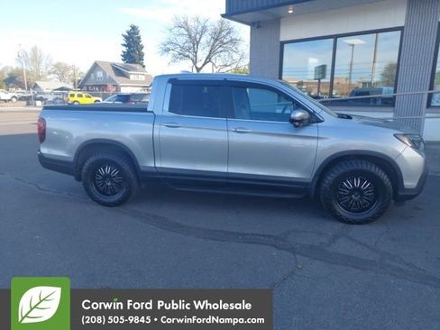 Used 2018 Honda Ridgeline RTL-T image 3