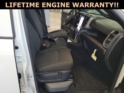 New 2026 RAM 3500 Tradesman AWD/4WD image 32
