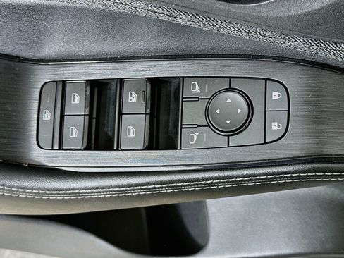 Used 2023 Nissan Rogue SV AWD/4WD image 15