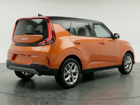 Used 2025 Kia Soul LX w/ LX Technology Package image 9