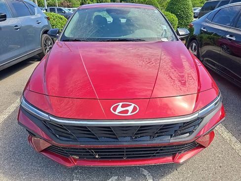 Certified 2025 Hyundai Elantra Sport FWD image 3