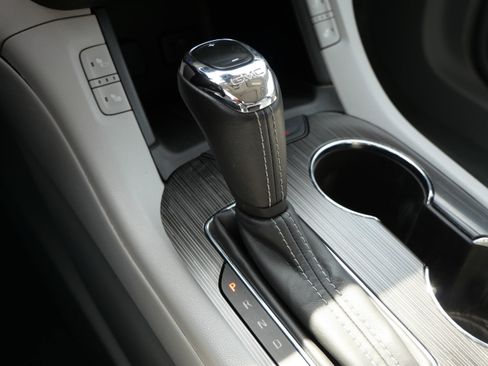 Used 2017 GMC Acadia SLT AWD/4WD image 24