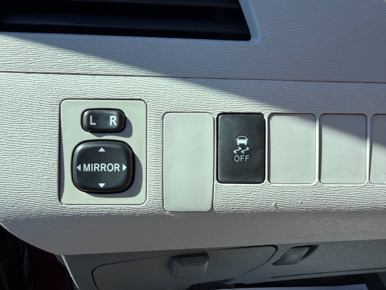 Used 2013 Toyota Sienna LE w/ Towing Pkg FWD image 26