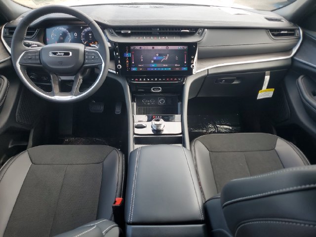 New 2027 Jeep Grand Cherokee Altitude AWD/4WD image 17