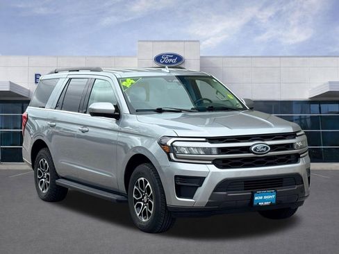 Used 2024 Ford Expedition XLT AWD/4WD image 2