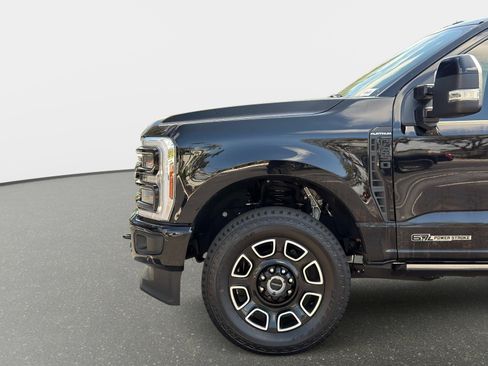 Used 2025 Ford F250 Platinum image 13