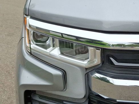 Used 2023 Chevrolet Silverado 1500 LT w/ Convenience Package II AWD/4WD image 10