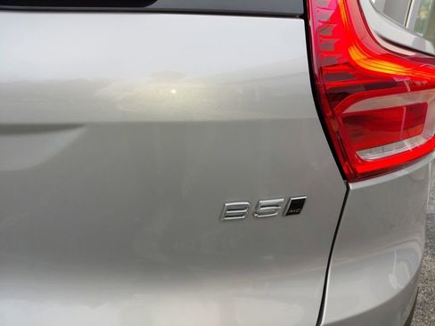 Used 2024 Volvo XC40 B5 Plus image 22