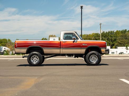 Used 1992 Dodge D/W Truck 350 image 23