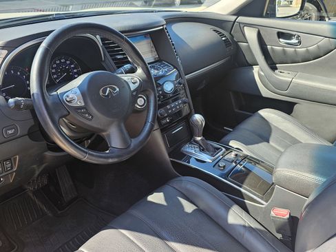 Used 2017 INFINITI QX70 2WD w/ Premium Package image 26