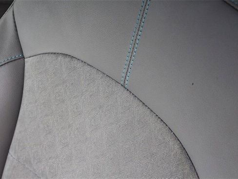 Used 2019 Kia Niro EX image 37