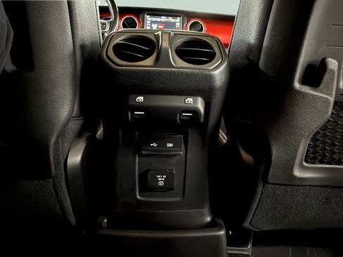 Used 2020 Jeep Wrangler Unlimited Rubicon image 31