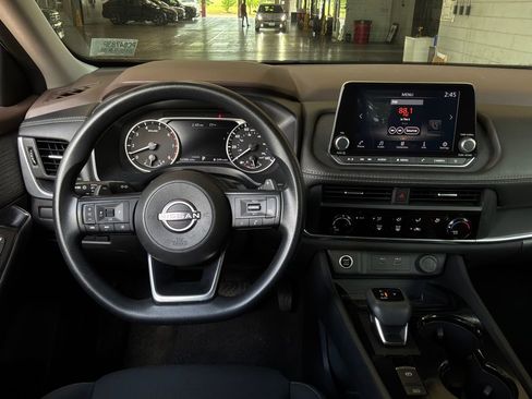 Used 2023 Nissan Rogue S FWD image 13