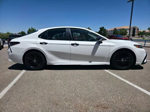 Used 2022 Toyota Camry SE w/ Convenience Package FWD image 7