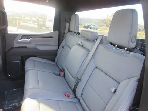 New 2026 GMC Sierra 1500 SLT w/ SLT Premium Package AWD/4WD image 15