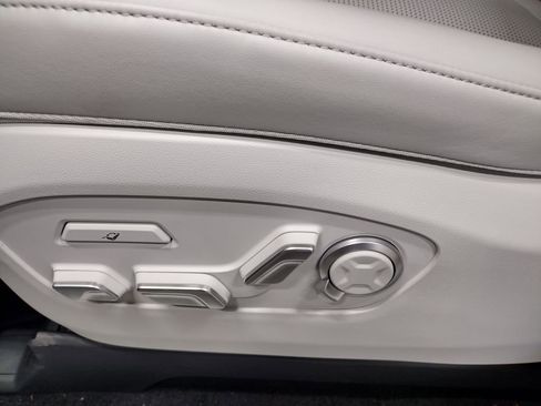 New 2026 Hyundai Ioniq 9 Calligraphy image 27