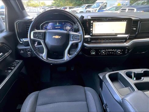 Used 2022 Chevrolet Silverado 1500 LT AWD/4WD image 20