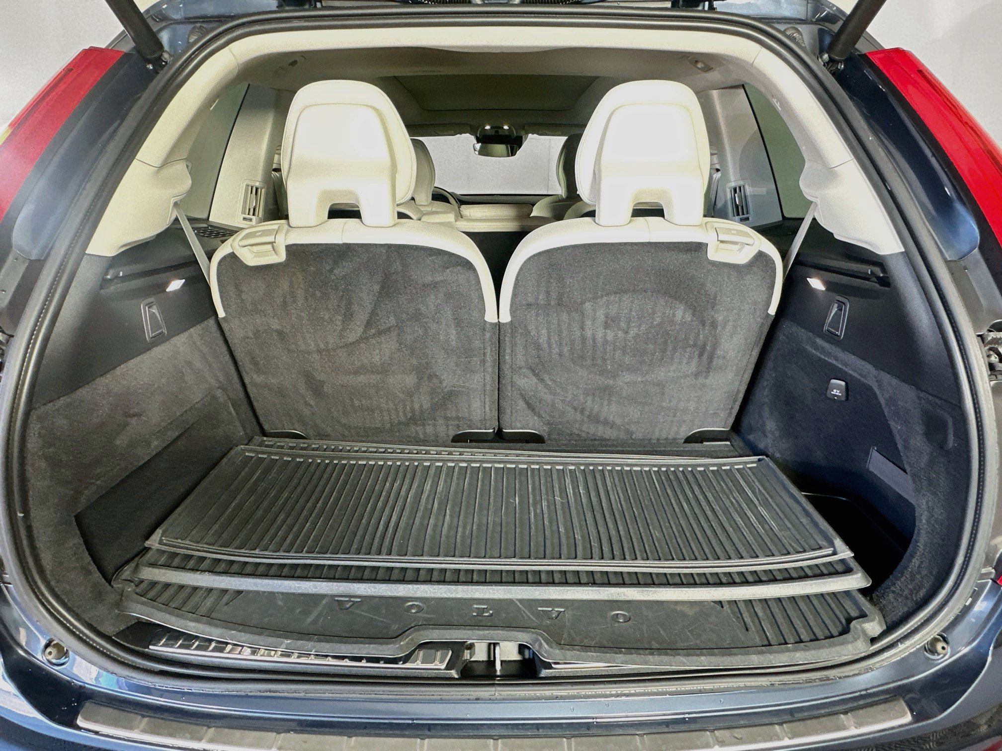 Used 2022 Volvo XC90 T6 Momentum w/ Advanced Package AWD/4WD image 31