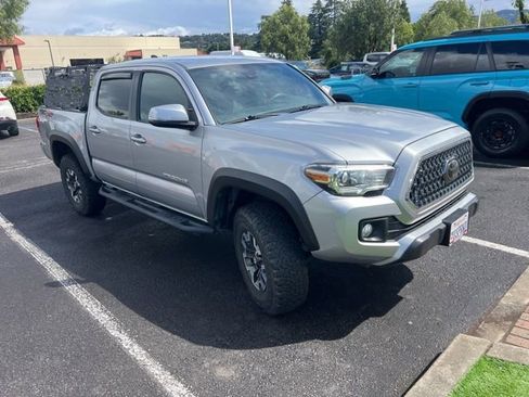 Used 2019 Toyota Tacoma TRD Off-Road image 1