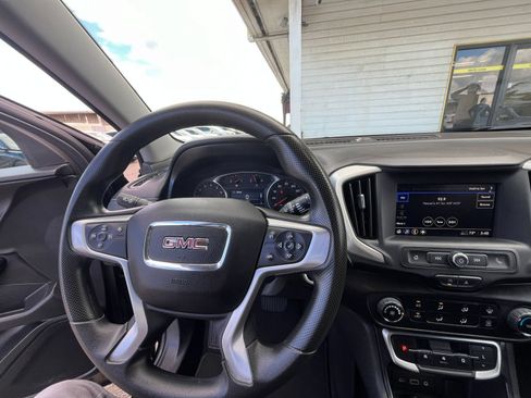 Used 2024 GMC Terrain SLE FWD image 33