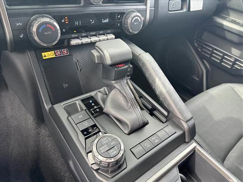 Used 2025 Toyota 4Runner TRD Off-Road Premium AWD/4WD image 14