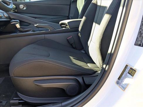 New 2026 Hyundai Elantra SE image 4