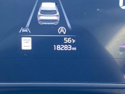 Used 2023 Kia Sportage EX image 6