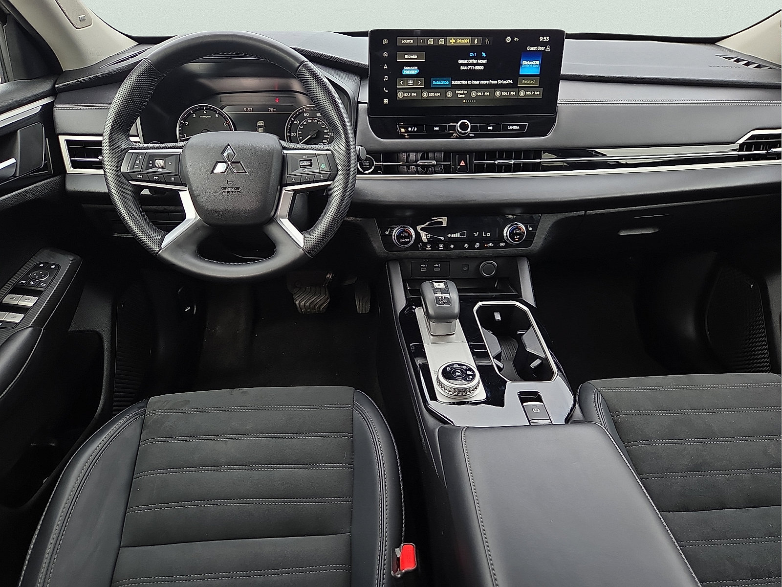 Used 2025 Mitsubishi Outlander SE AWD/4WD image 12