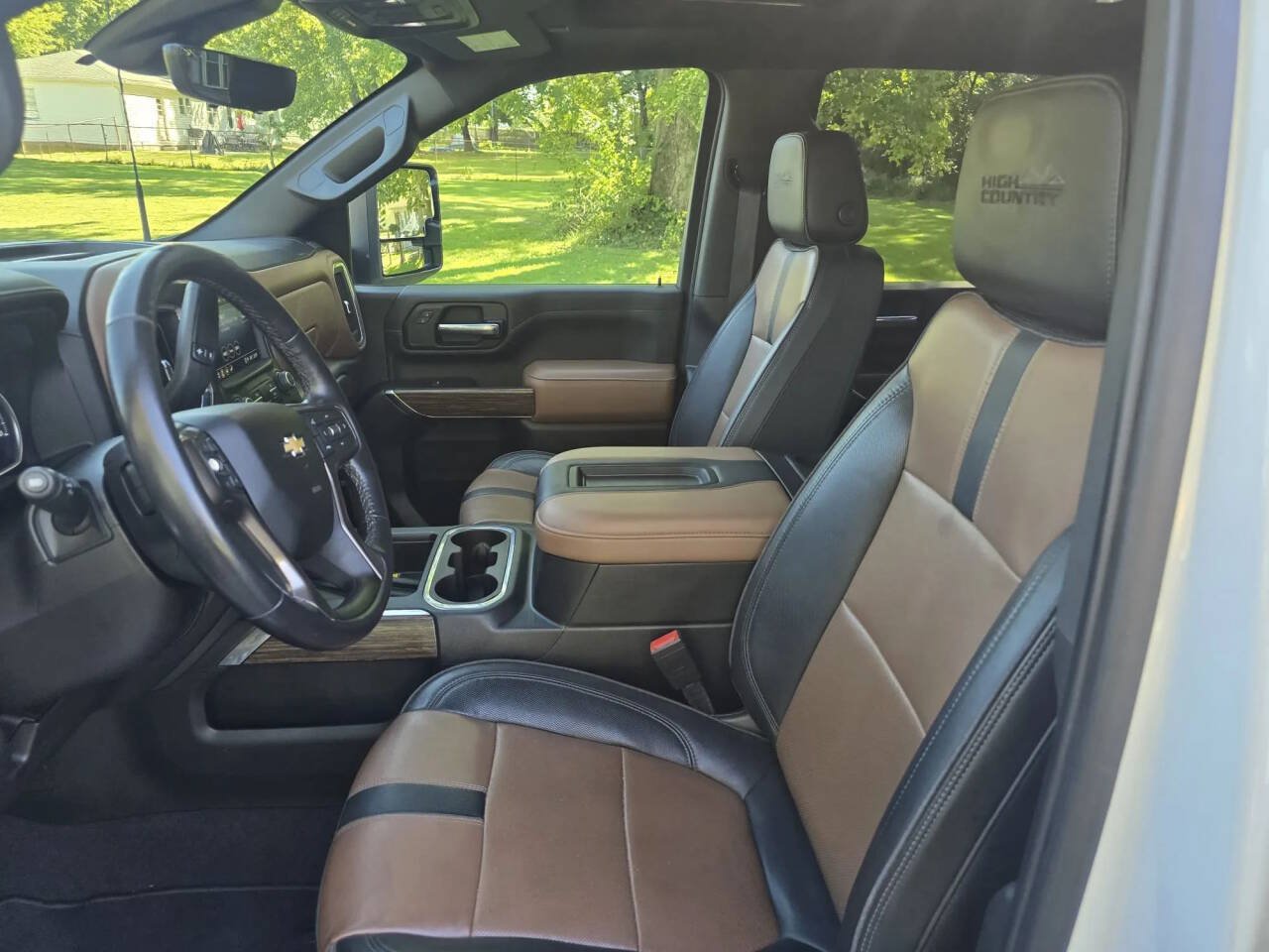 Used 2022 Chevrolet Silverado 3500 High Country w/ Z71 Off-Road Package AWD/4WD image 32