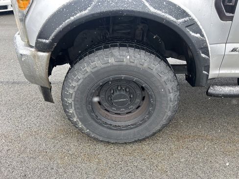 Used 2017 Ford F250 XLT image 9