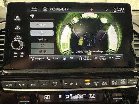 Used 2025 Honda Odyssey Elite image 32