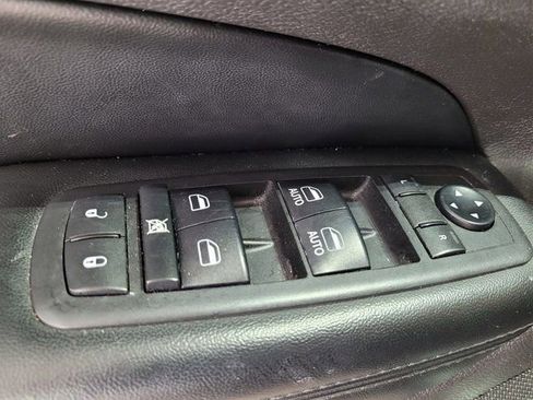 Used 2018 Jeep Grand Cherokee Limited image 46