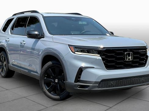 Used 2025 Honda Pilot Black Edition image 3