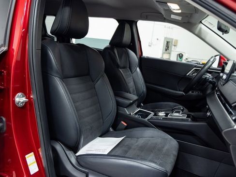 Used 2023 Mitsubishi Outlander SE image 28