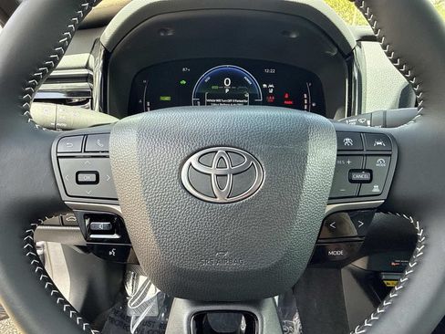 Used 2026 Toyota Camry SE FWD image 29