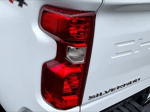 Used 2025 Chevrolet Silverado 2500 W/T w/ Snow Plow Prep/Camper Package image 25