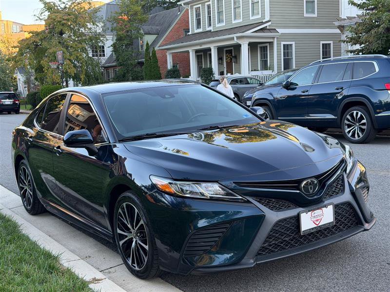 Used 2020 Toyota Camry SE FWD image 5