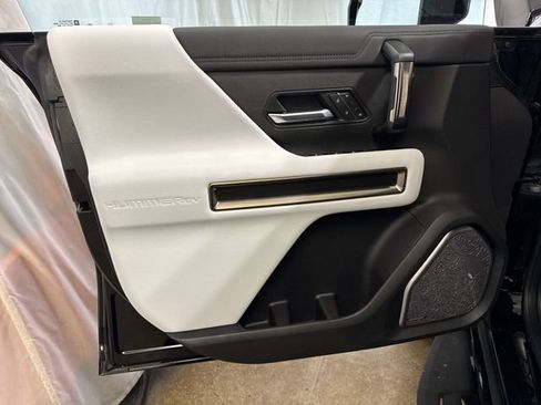 Certified 2025 GMC Hummer EV 3X AWD/4WD image 24