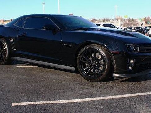 Used 2015 Chevrolet Camaro ZL1 image 1