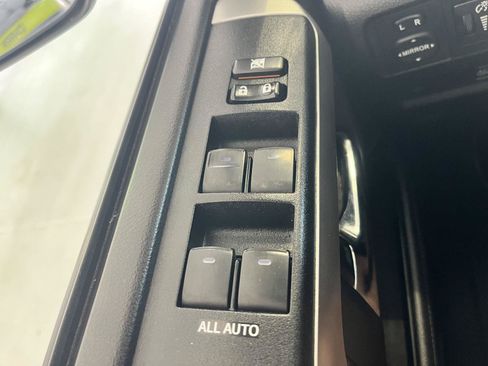 Used 2019 Toyota 4Runner SR5 AWD/4WD image 45