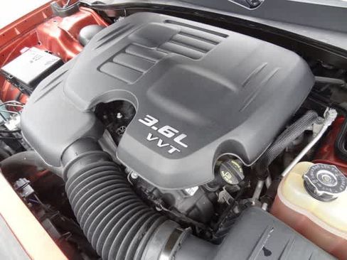 Used 2021 Chrysler 300 Touring RWD image 33