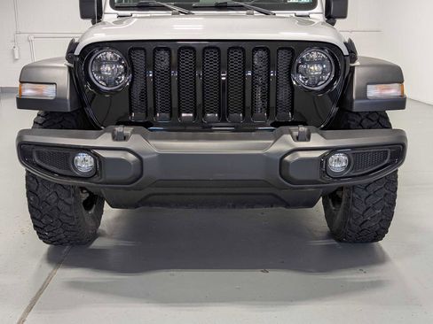 Used 2023 Jeep Wrangler Sport AWD/4WD image 2