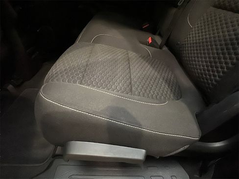 Used 2017 GMC Acadia SLE image 12