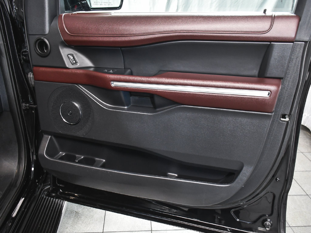 Used 2023 Ford Expedition Limited AWD/4WD image 18