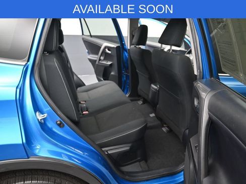 Used 2016 Toyota RAV4 XLE AWD/4WD image 32