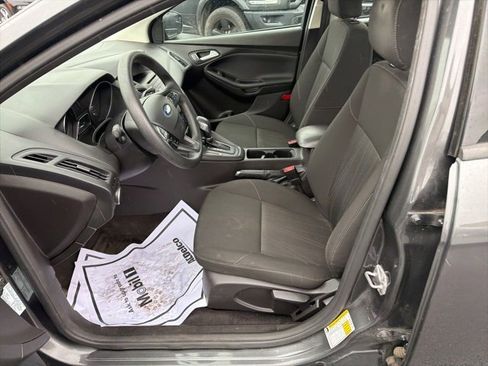 Used 2017 Ford Focus SE image 12