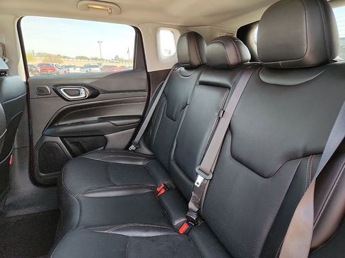 Used 2022 Jeep Compass Trailhawk w/ Trailhawk Elite Group AWD/4WD image 5